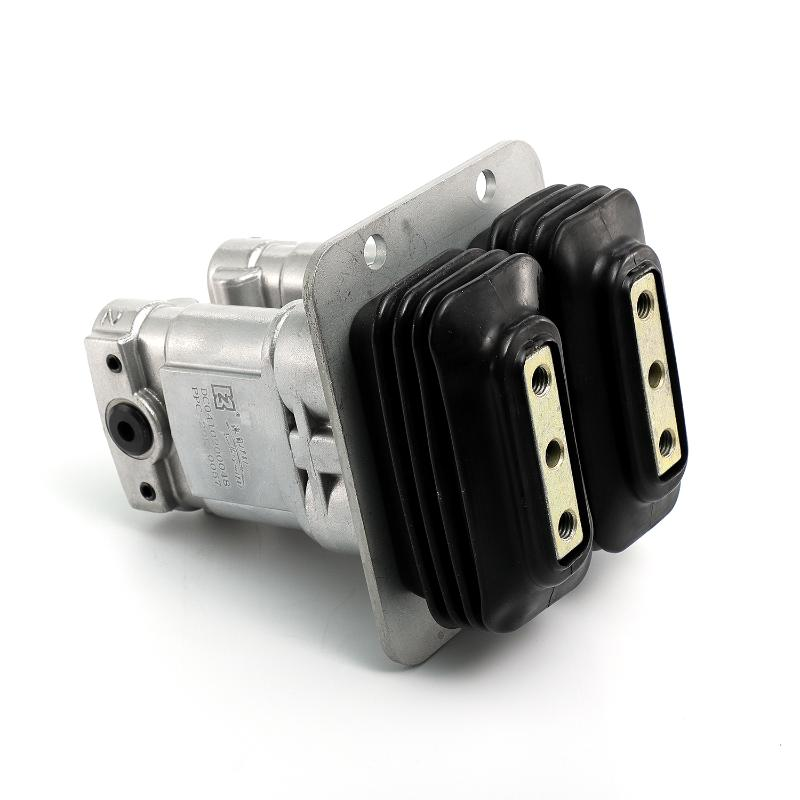 CAT  Traveling Pedal Valve（8 holes） 1DC0410200048   PPC-20H-0005